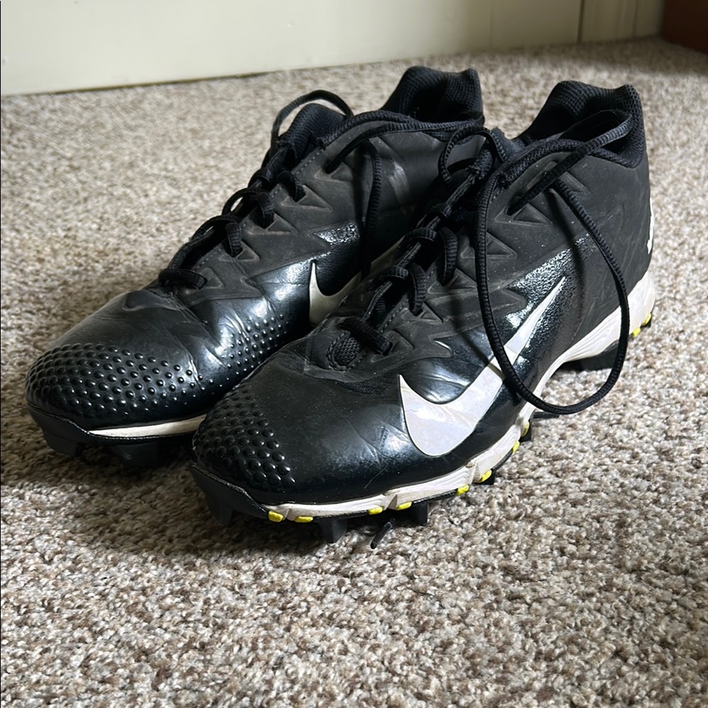 Nike Black and White Athletic Cleats